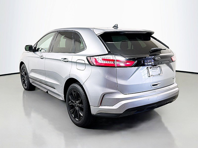 Used 2022 Ford Edge SE w/ Black Appearance Package image 5
