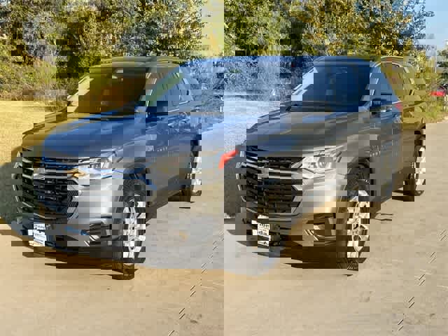 Used 2019 Chevrolet Traverse LS image 2