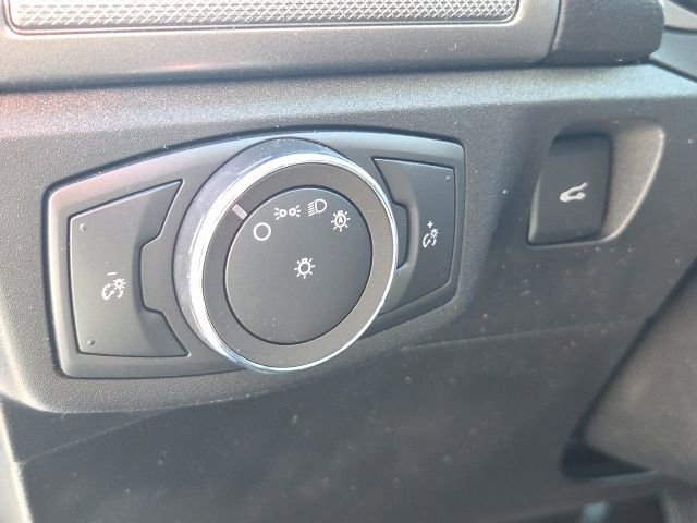 Used 2020 Ford Fusion SE image 31