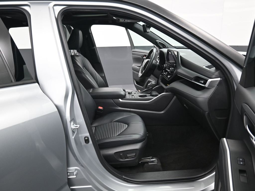 Certified 2023 Toyota Highlander XSE image 36