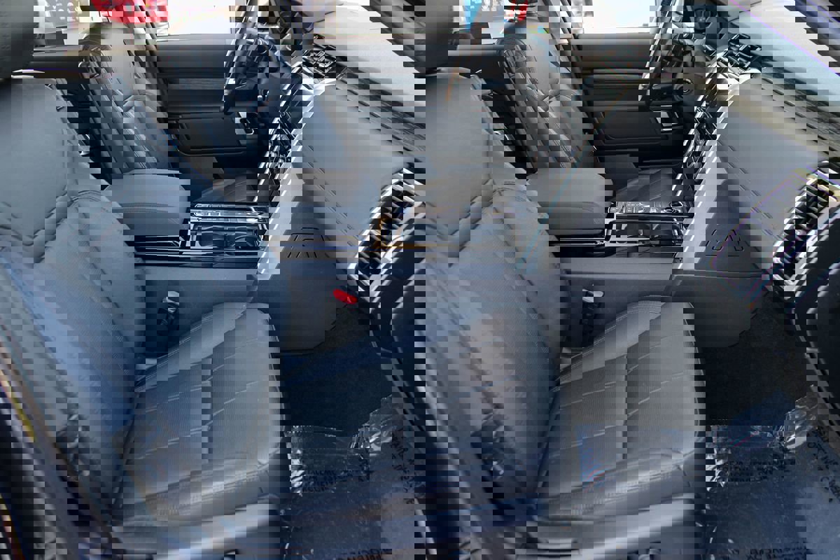 Used 2019 Land Rover Discovery HSE image 24