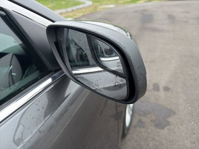 Used 2018 Ford Taurus SEL image 7