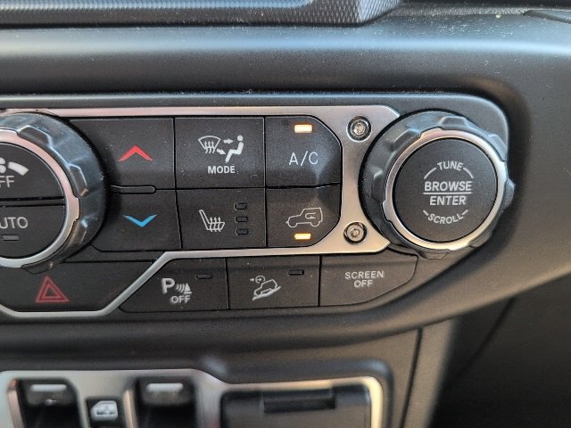 Used 2019 Jeep Wrangler Unlimited Sahara image 20