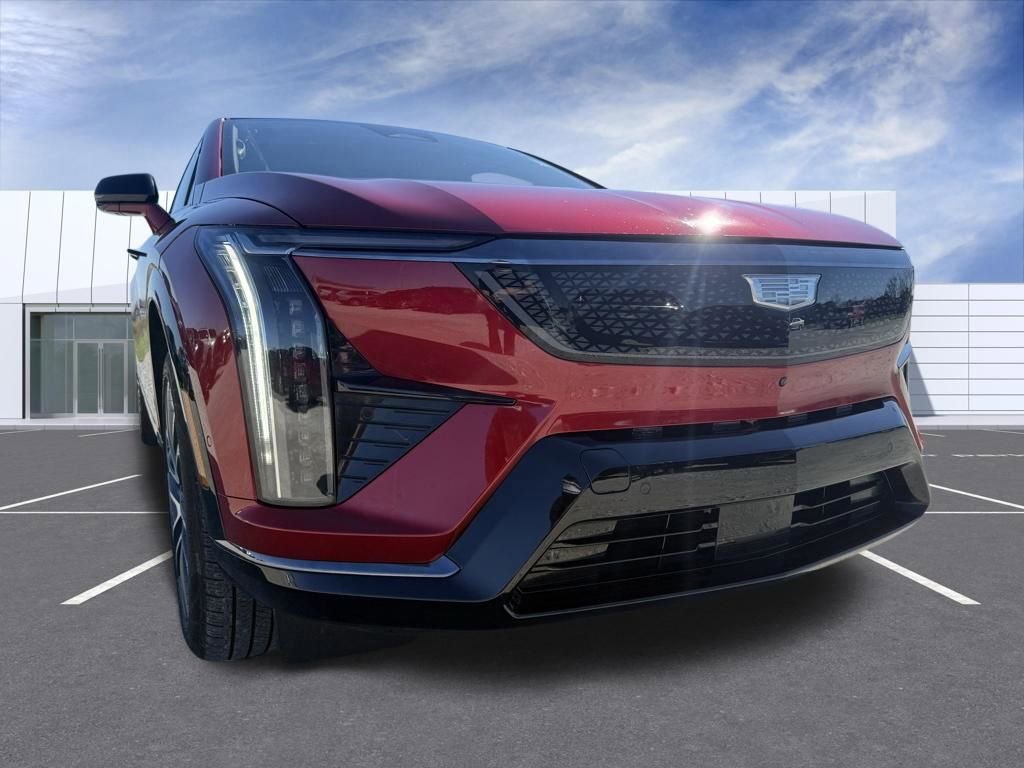 Certified 2025 Cadillac Optiq Sport 2 w/ LPO, Floor Liner Package image 8