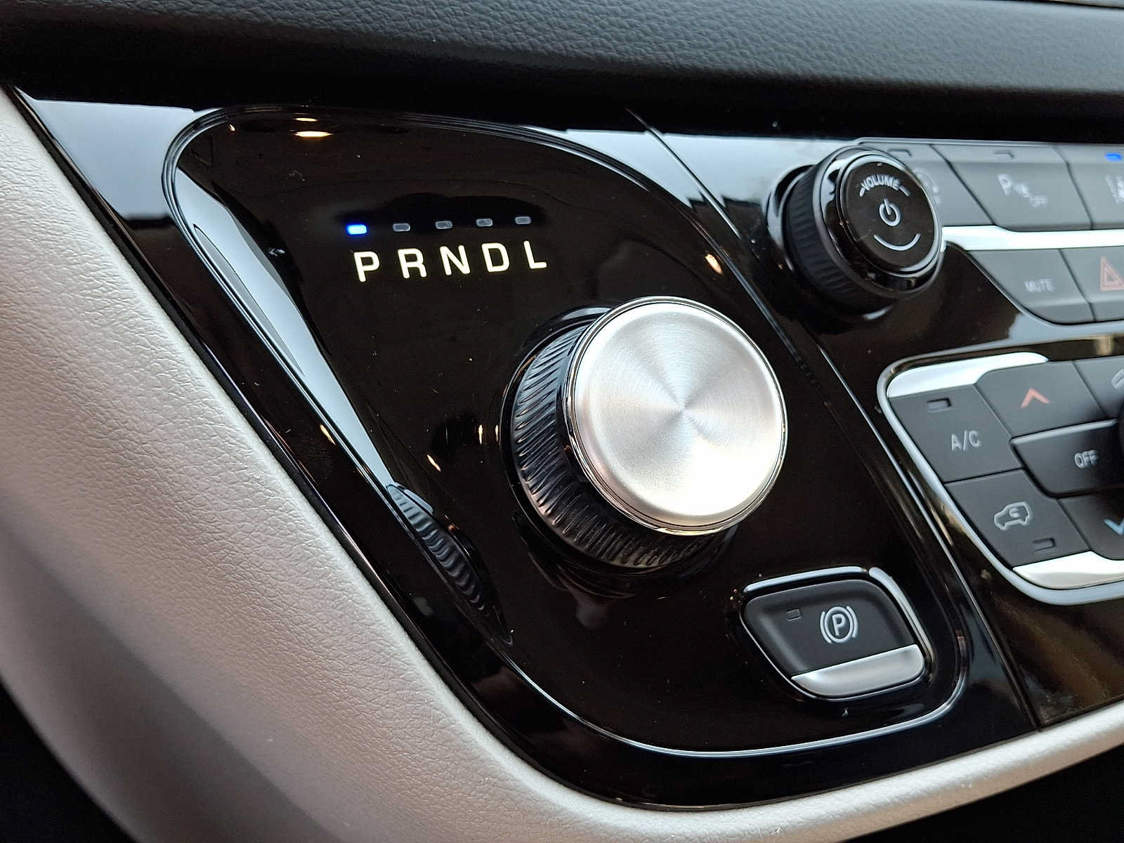 Certified 2023 Chrysler Pacifica Touring-L FWD image 18