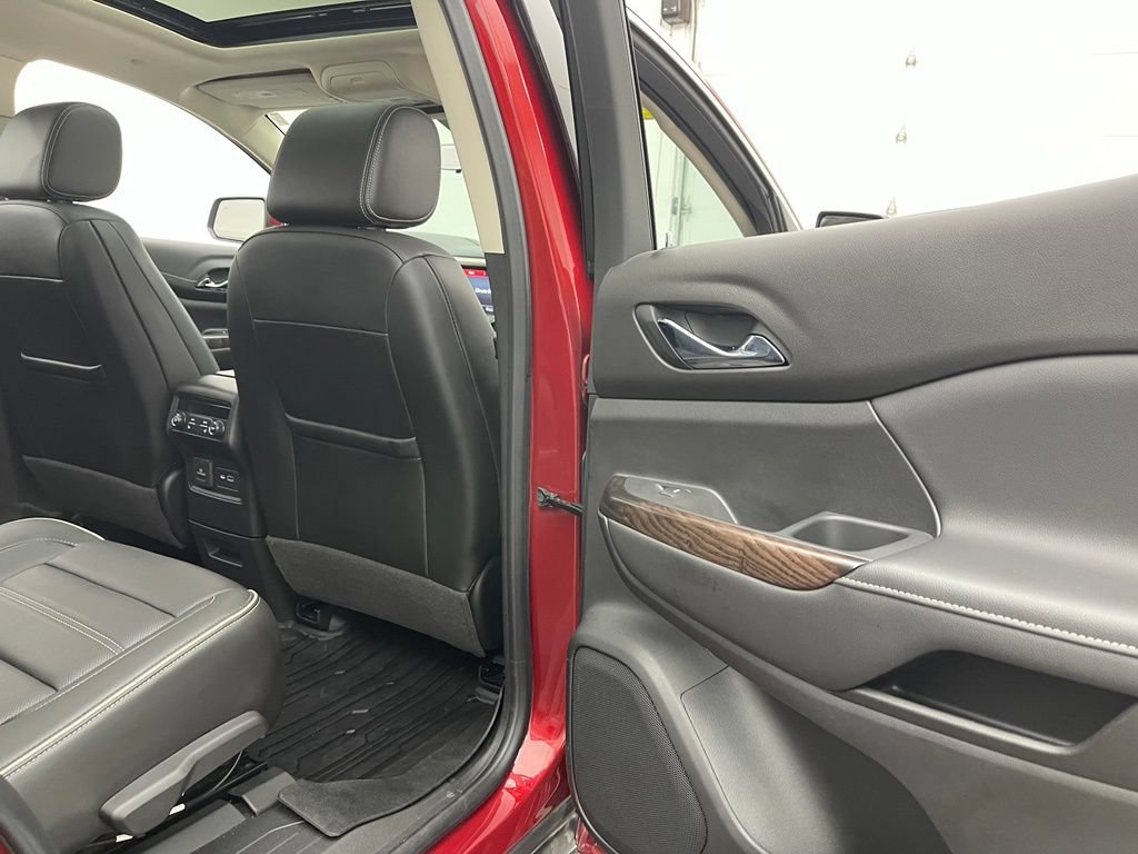 Used 2021 GMC Acadia Denali w/ Denali Technology Package FWD image 38
