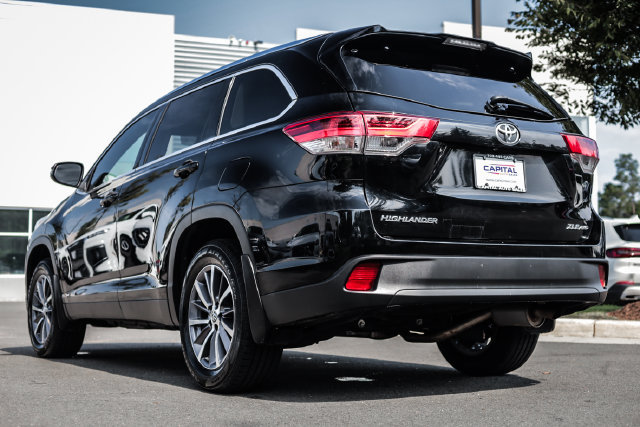 Used 2019 Toyota Highlander XLE AWD/4WD image 19