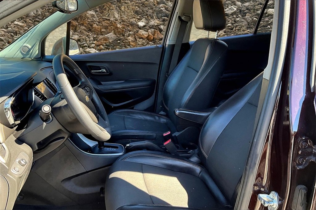 Used 2022 Chevrolet Trax LT image 21