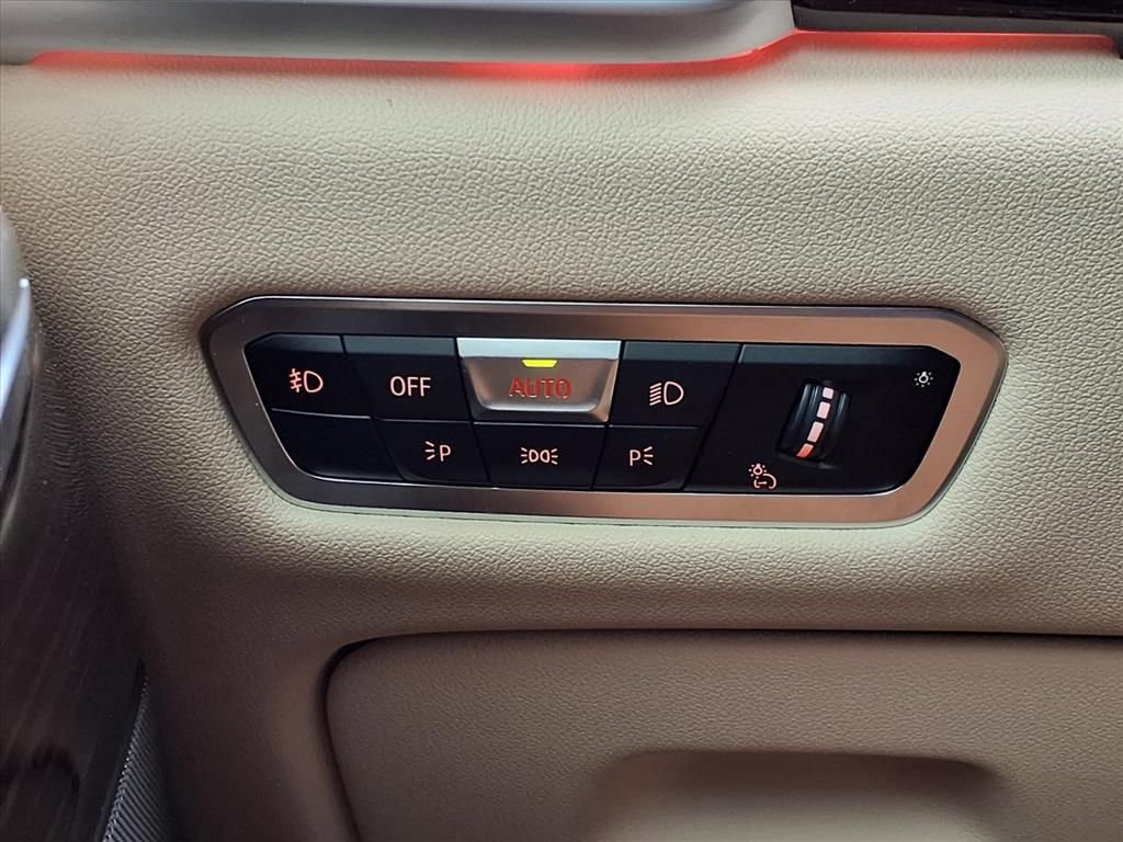 Used 2021 BMW X6 xDrive40i w/ Premium Package image 22