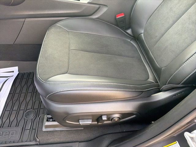 New 2025 Jeep Grand Cherokee Altitude RWD image 10