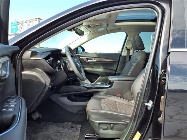 Used 2023 Buick Envision Avenir image 30