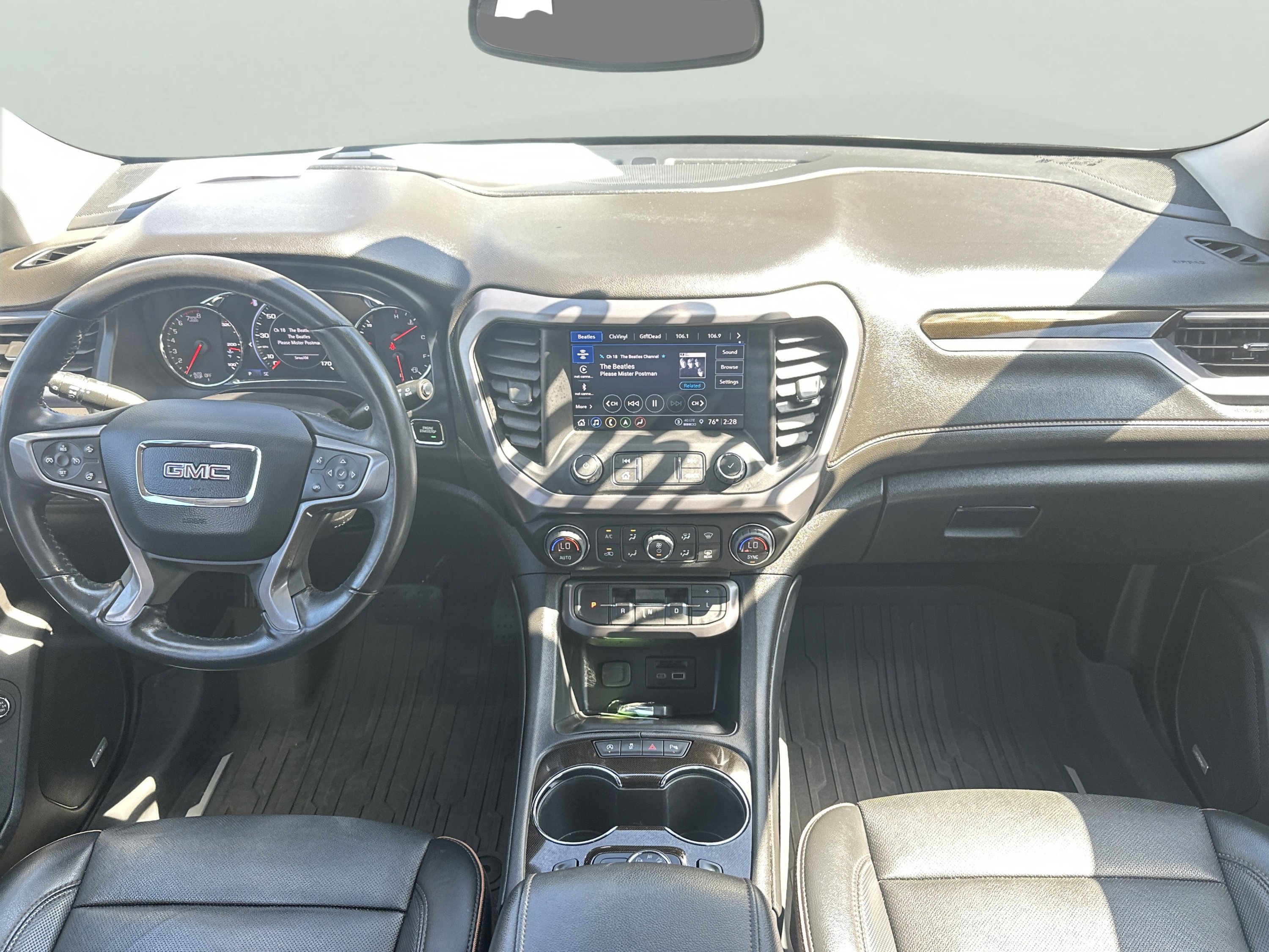 Used 2022 GMC Acadia AT4 w/ Technology Package image 13