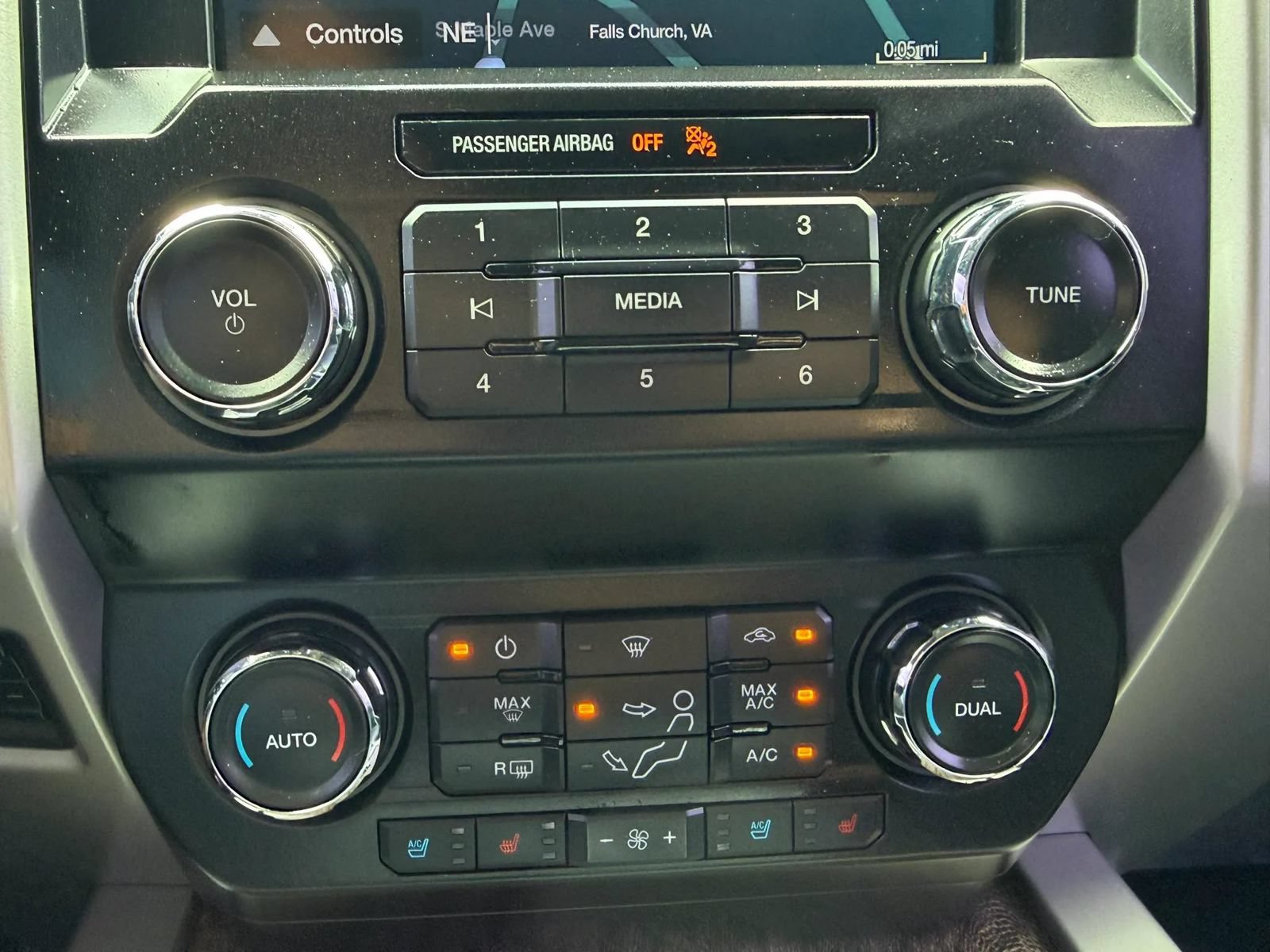 Used 2019 Ford F250 Lariat w/ Chrome Package AWD/4WD image 26
