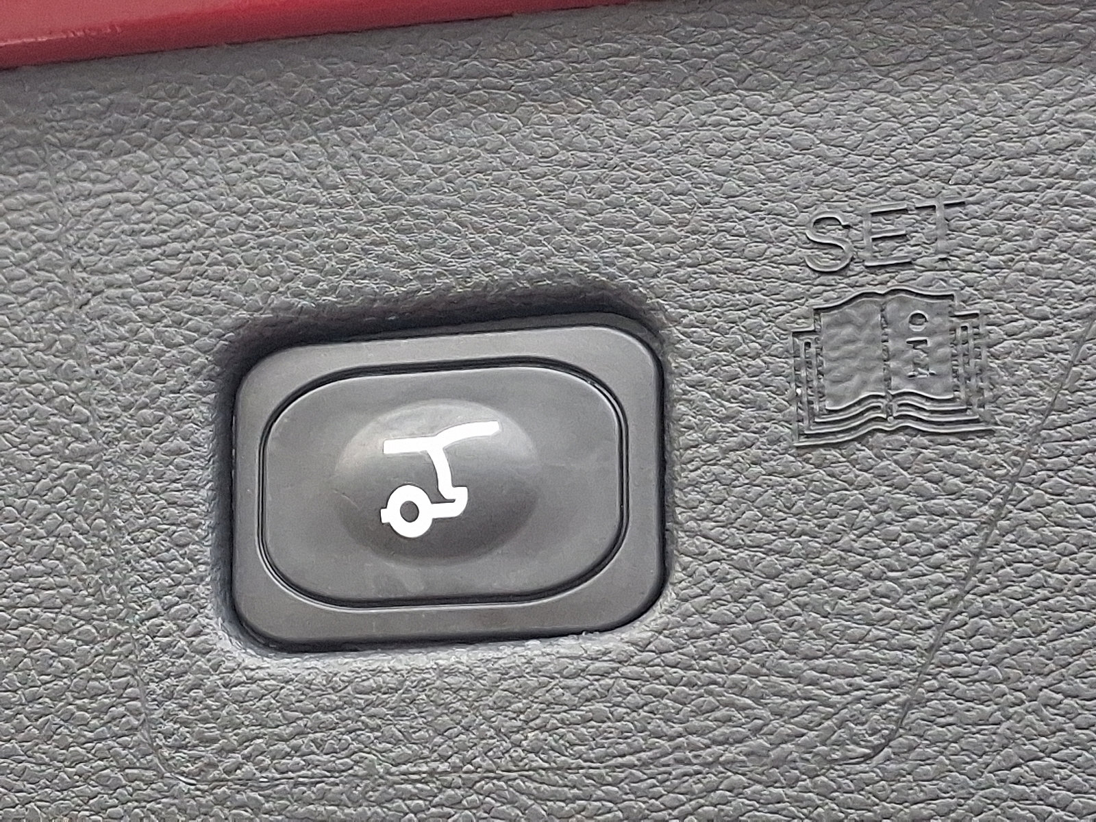 Used 2024 Ford Edge ST-Line w/ Cargo Accessory Package image 31