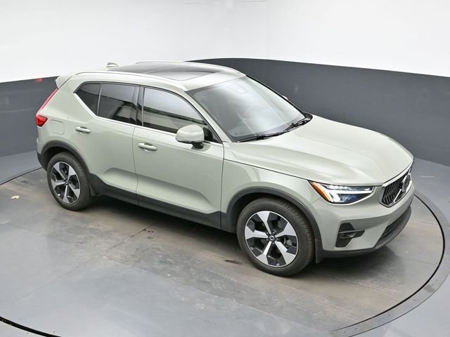 Used 2023 Volvo XC40 B5 Plus w/ Protection Package Premier image 42