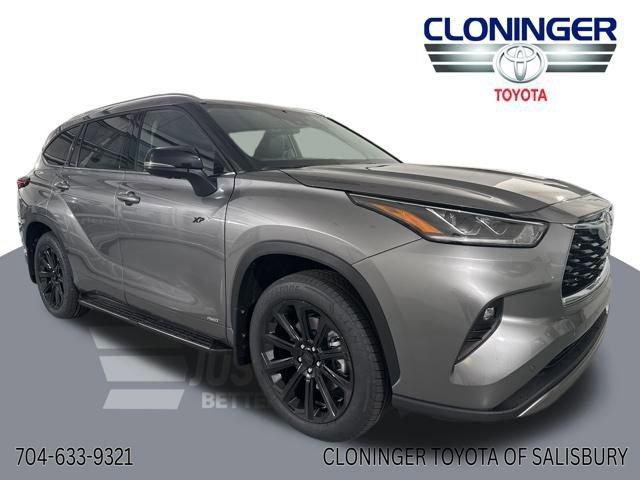 New 2026 Toyota Highlander Platinum image 1