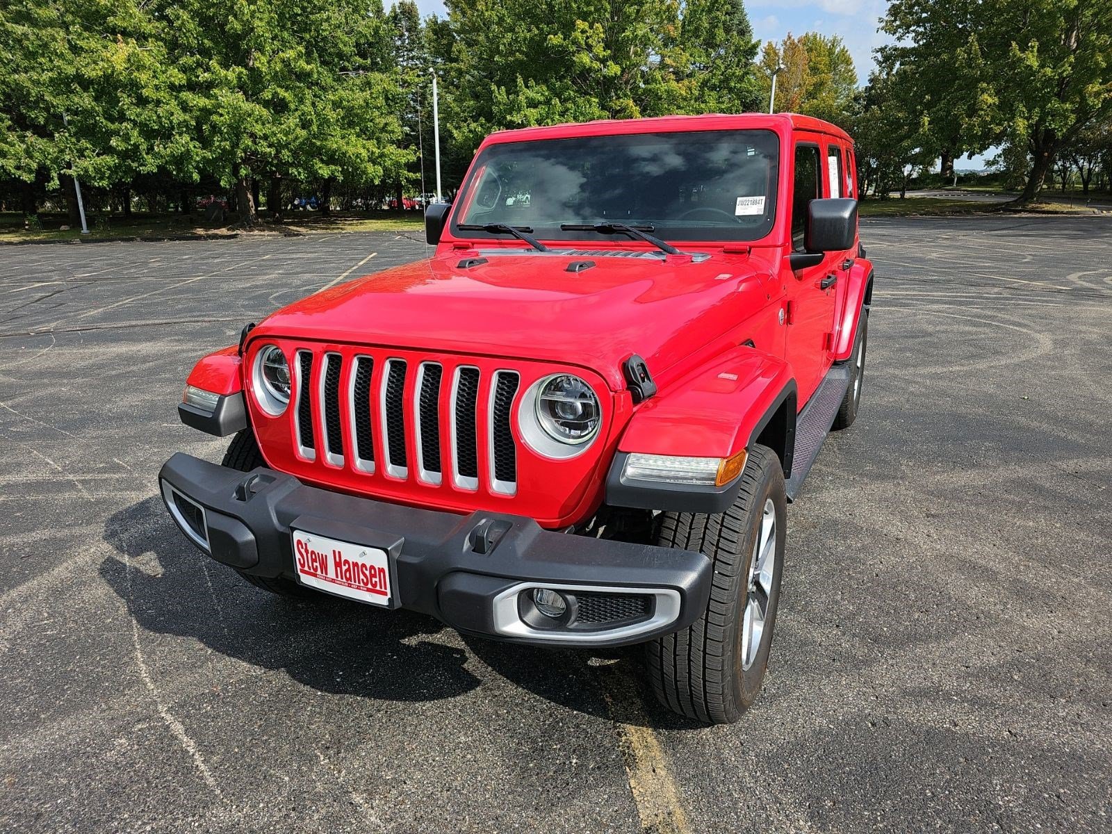 Used 2018 Jeep Wrangler Unlimited Sahara AWD/4WD image 2