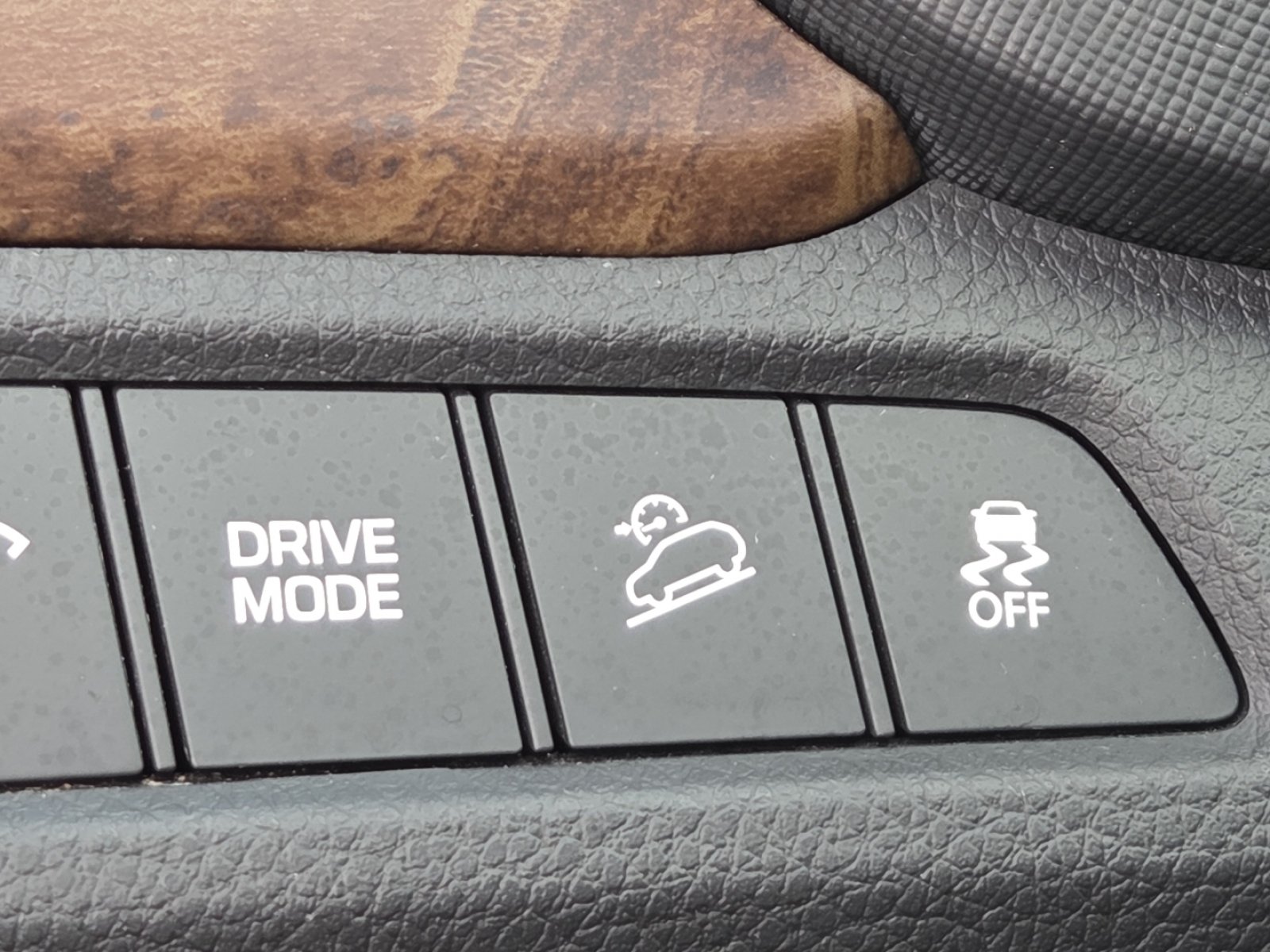 Used 2018 Hyundai Santa Fe Sport AWD/4WD image 32