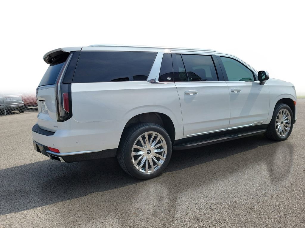 Used 2022 Cadillac Escalade ESV Premium Luxury AWD/4WD image 4