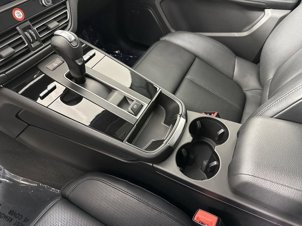 Certified 2025 Porsche Macan image 32