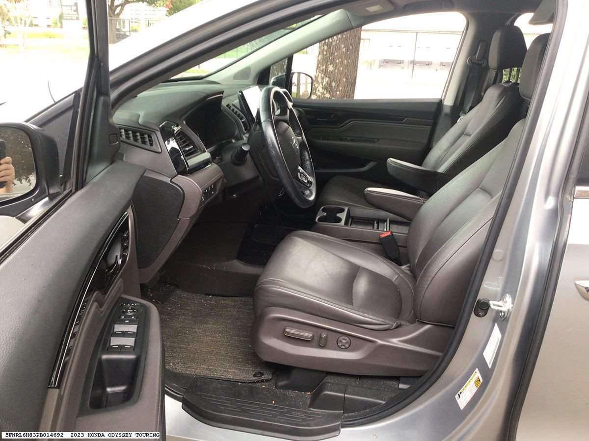 Used 2023 Honda Odyssey Touring image 8