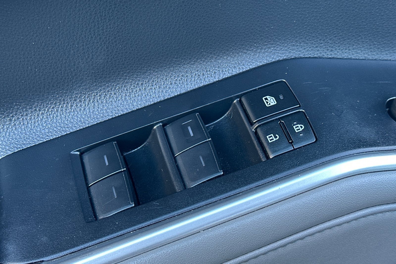 Used 2023 Toyota Highlander XLE image 13