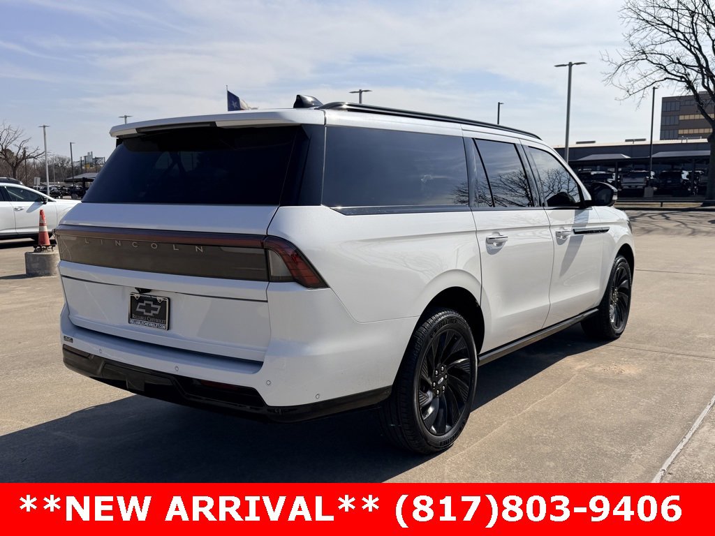 Used 2025 Lincoln Navigator L Reserve w/ Jet Appearance Package image 6