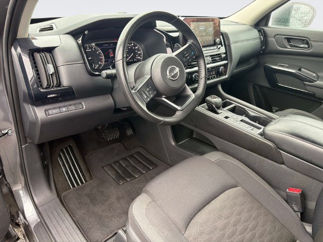 Used 2024 Nissan Pathfinder SV FWD image 24