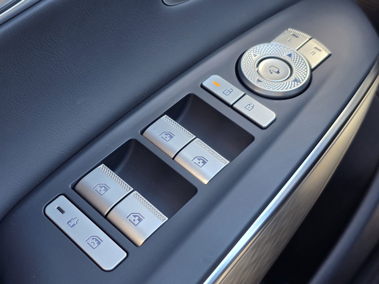 Used 2026 Genesis GV70 2.5T Sport Prestige image 33