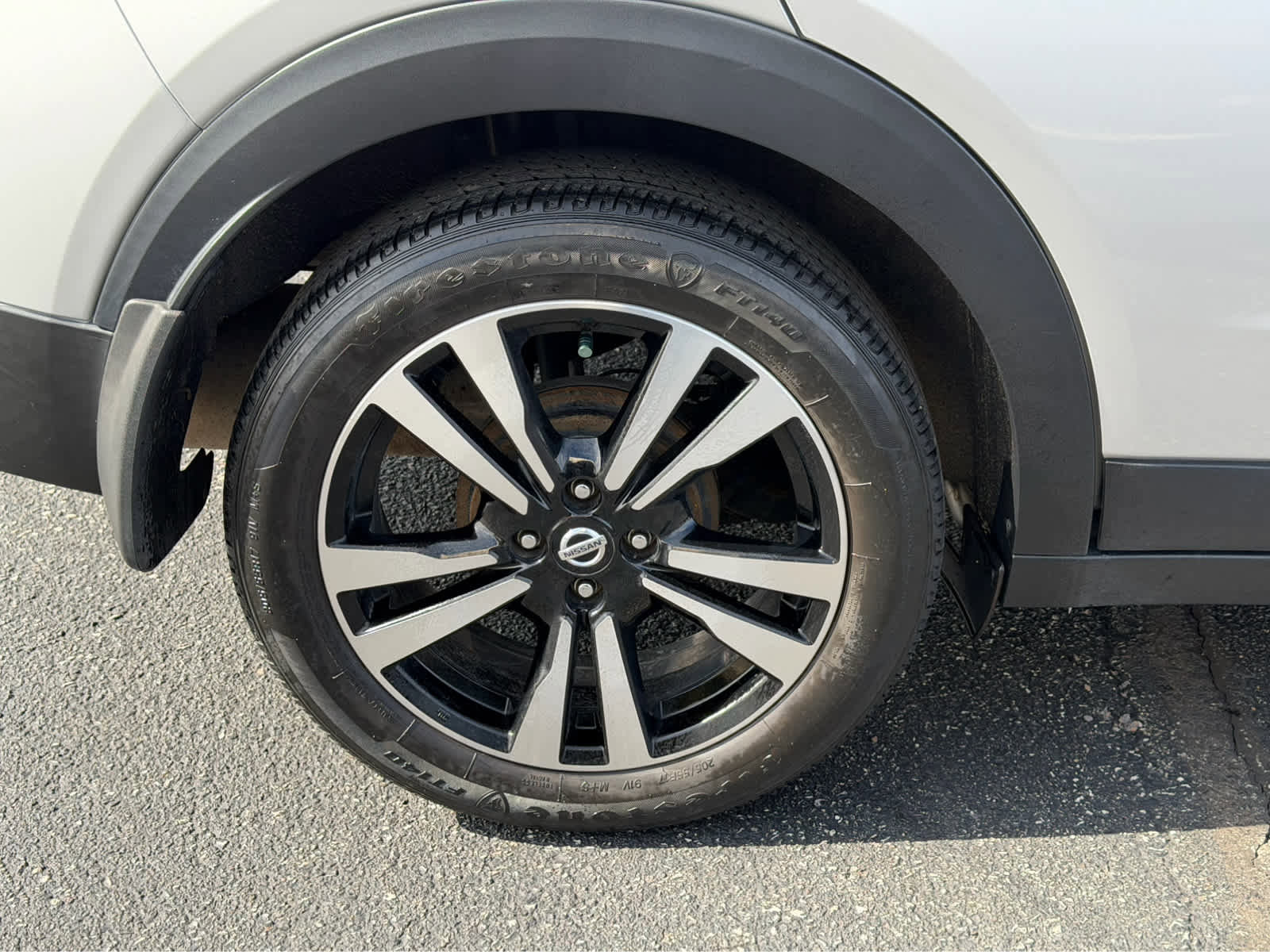 Used 2020 Nissan Kicks SR w/ SR Premium Package image 11