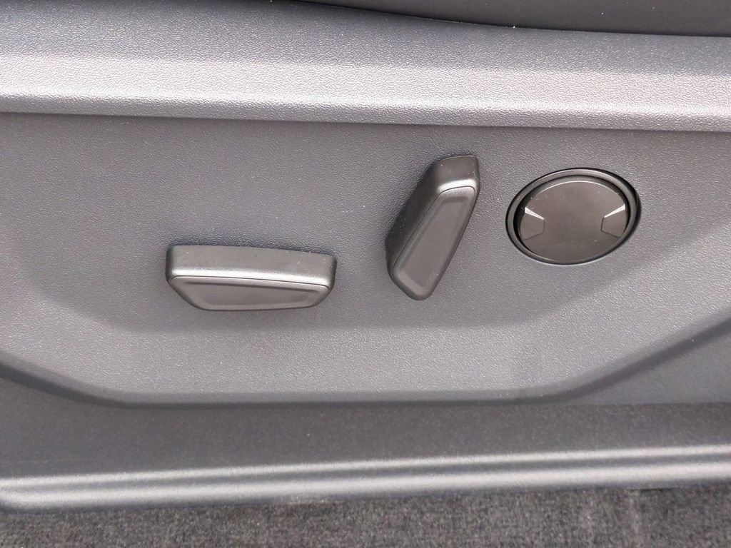 New 2025 Ford Expedition Platinum w/ Stealth Appearance Package image 24