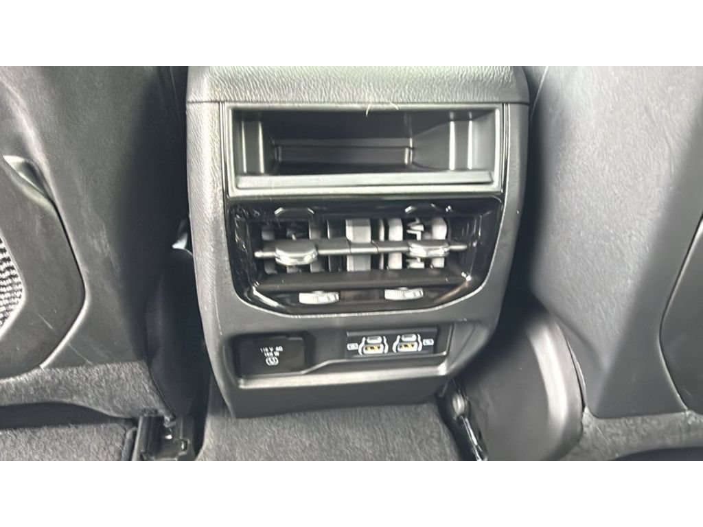 Used 2024 Jeep Grand Cherokee Altitude AWD/4WD image 32