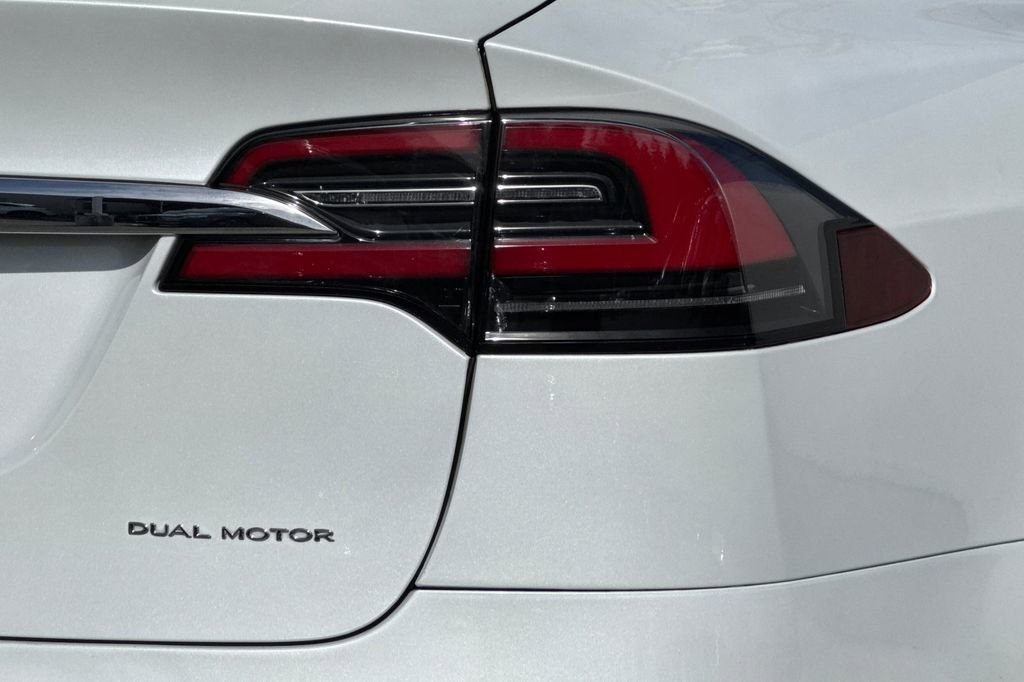 Used 2020 Tesla Model X Long Range image 25