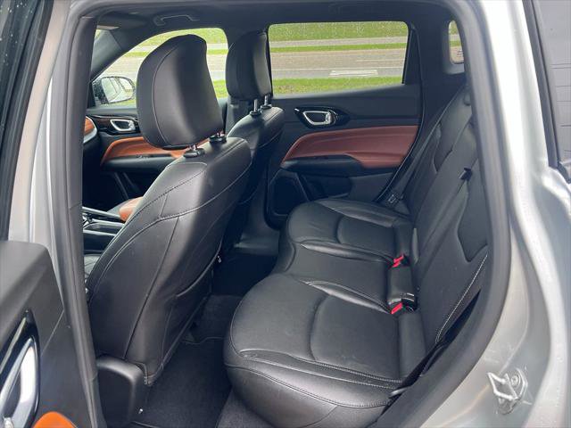 Certified 2025 Jeep Compass Limited w/ Elite Group AWD/4WD image 18