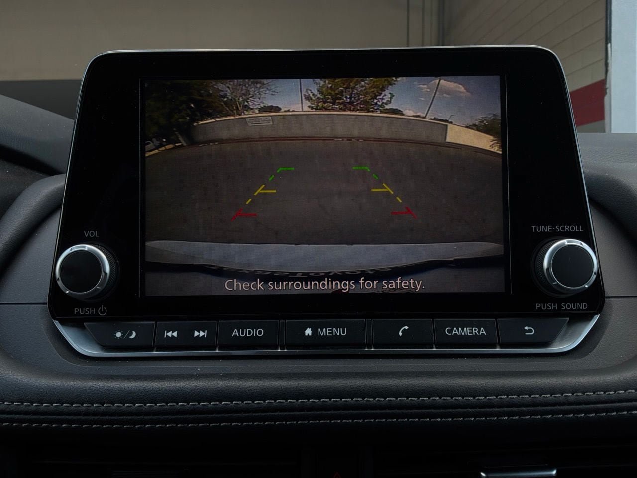 Used 2025 Nissan Rogue SV FWD image 33