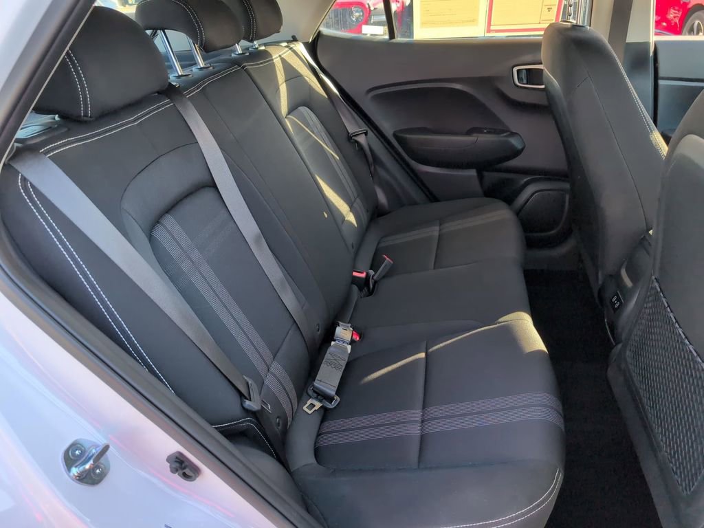 Used 2025 Hyundai Venue SEL FWD image 30