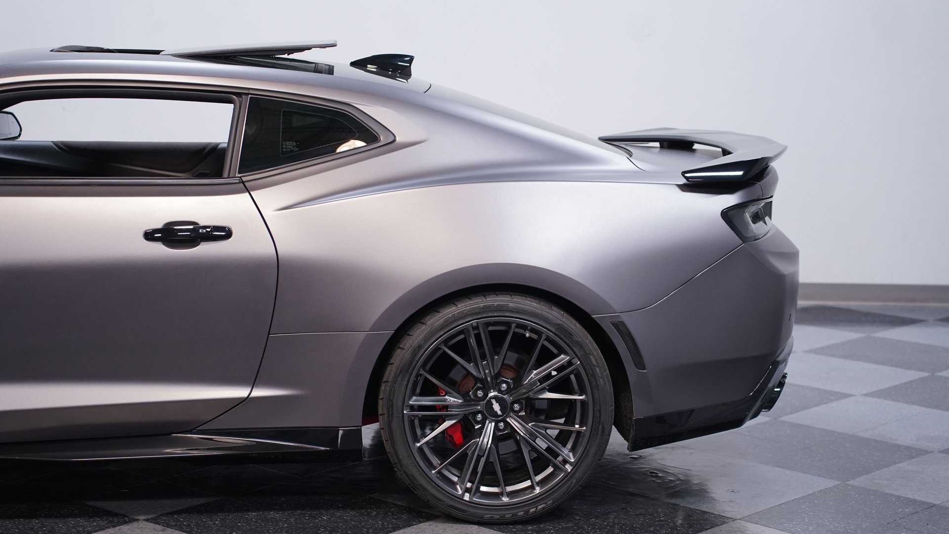 Used 2018 Chevrolet Camaro ZL1 RWD image 21
