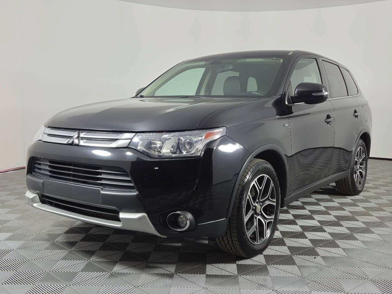 Used 2015 Mitsubishi Outlander GT AWD/4WD image 3