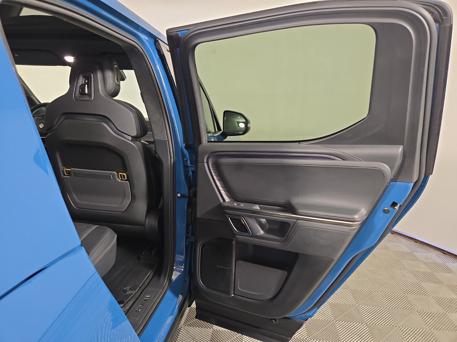 Used 2022 Rivian R1T Adventure AWD/4WD image 19