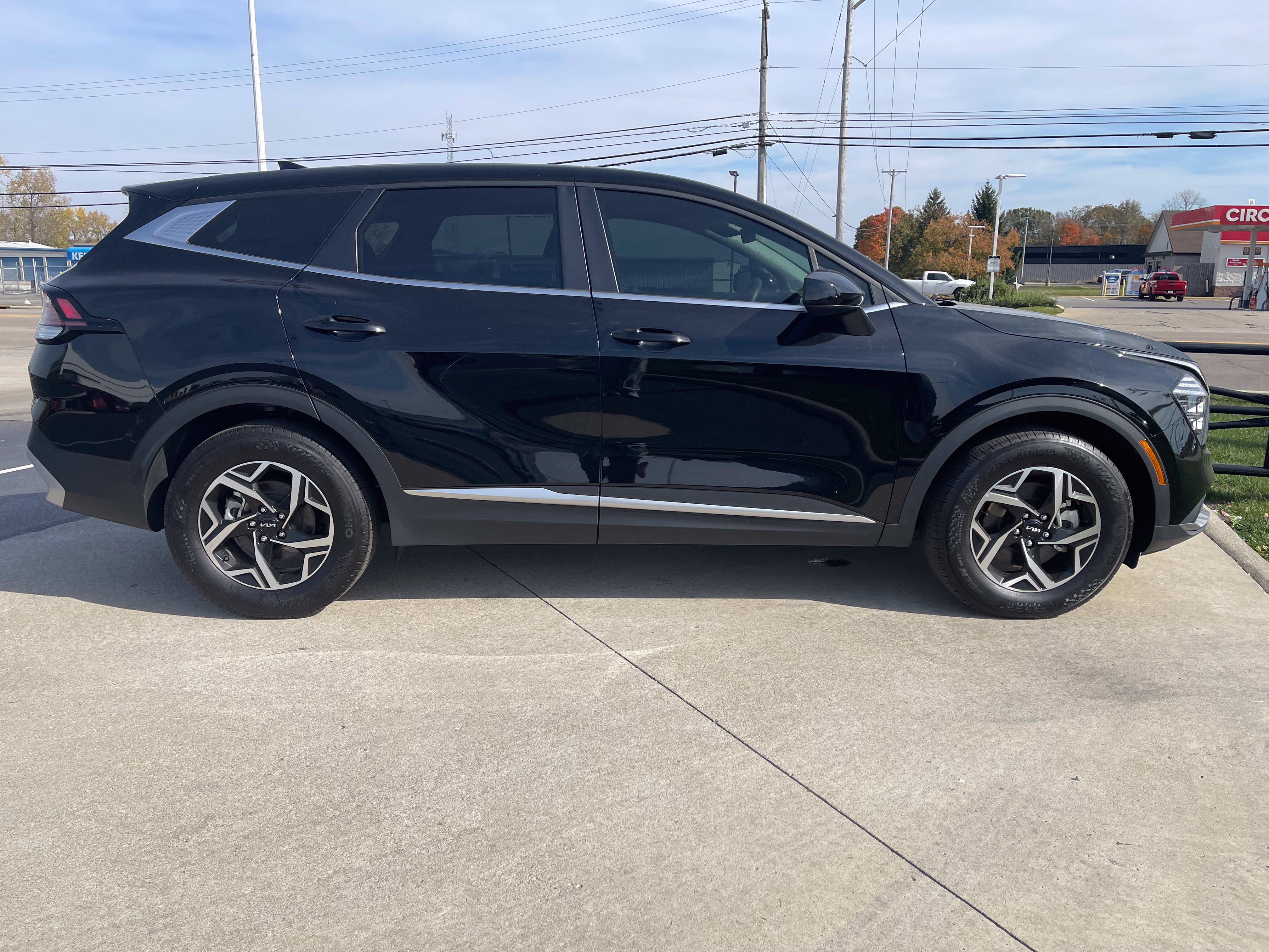 Used 2025 Kia Sportage LX FWD image 8