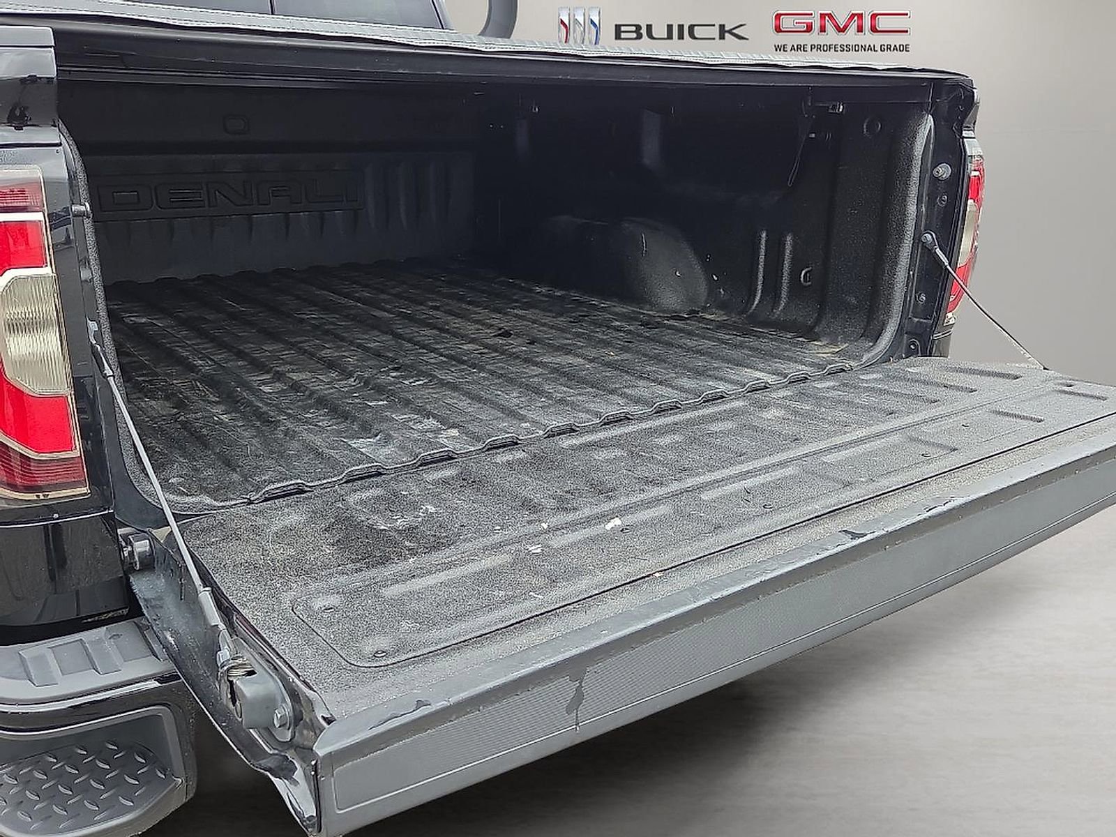 Certified 2018 GMC Sierra 1500 Denali w/ Denali Ultimate Package image 9