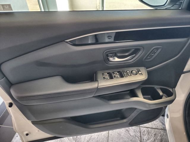 Used 2023 Honda Pilot Touring image 13