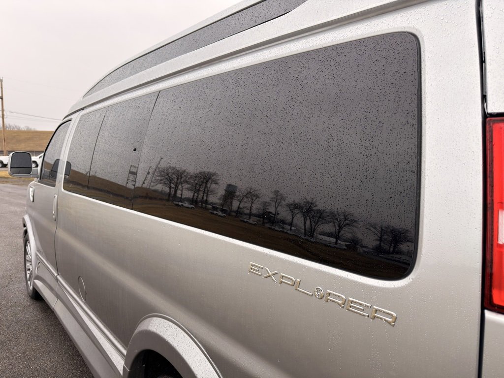 Used 2021 Chevrolet Express 2500 LS w/ Enhanced Convenience Package image 16