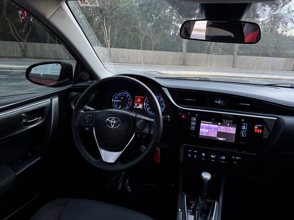 Used 2018 Toyota Corolla LE image 24