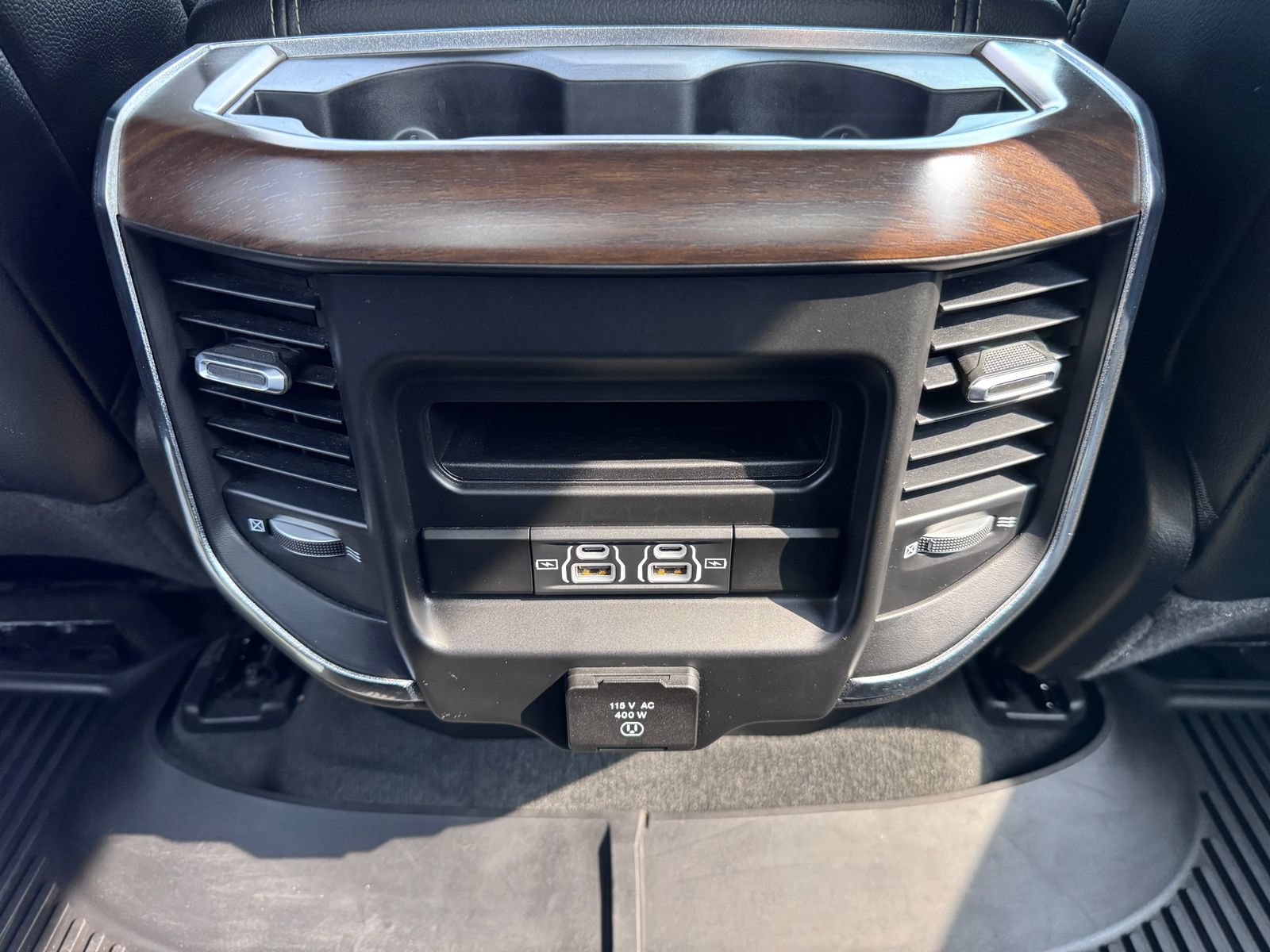 Used 2022 RAM 1500 Laramie AWD/4WD image 25