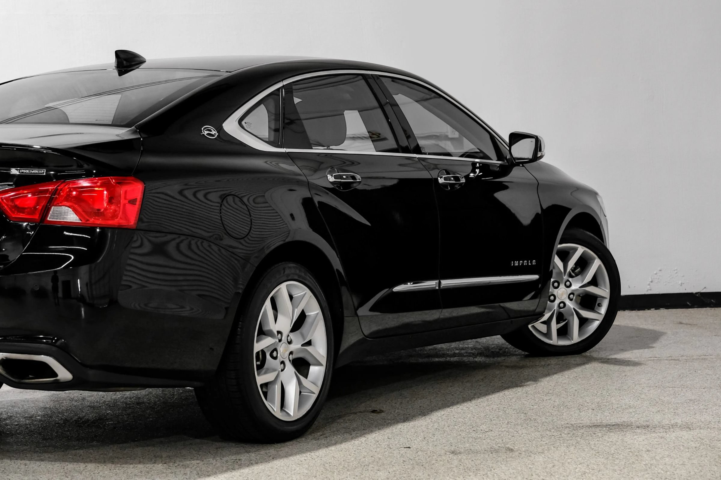 Used 2017 Chevrolet Impala Premier FWD image 15