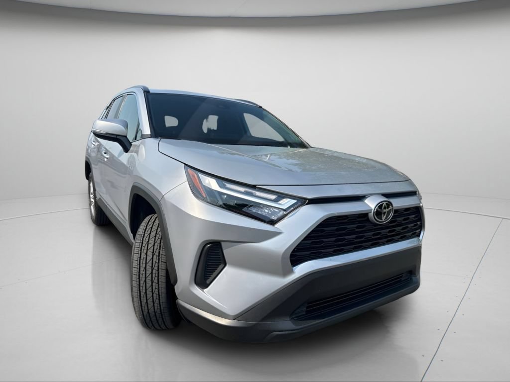 Used 2025 Toyota RAV4 XLE w/ Convenience Package AWD/4WD image 2