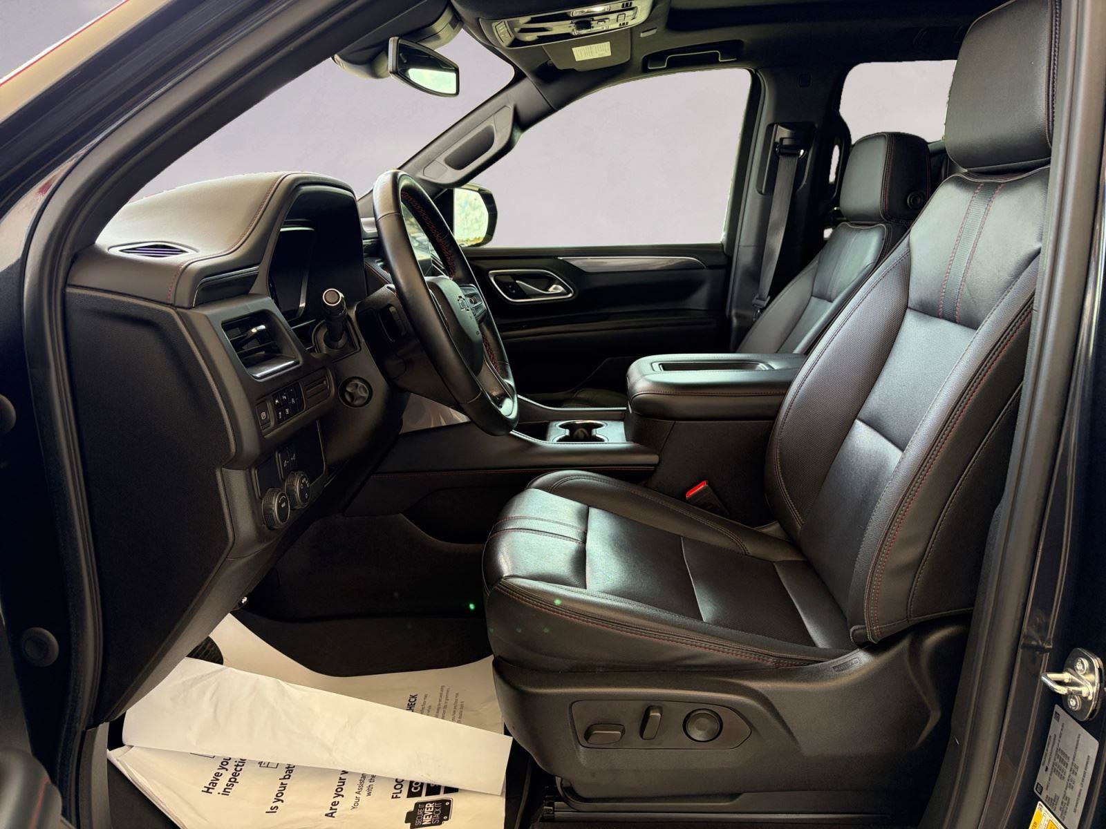 Used 2023 Chevrolet Suburban RST w/ Luxury Package RWD image 9