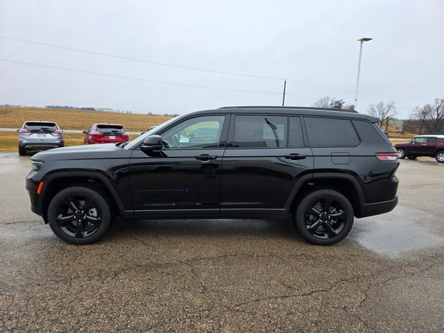 Used 2025 Jeep Grand Cherokee L Limited w/ Black Appearance Package image 31