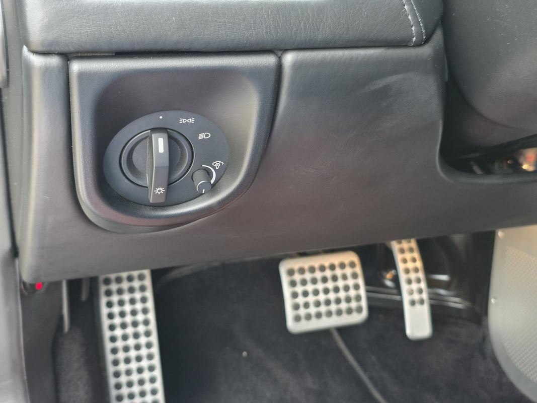 Used 2012 Aston Martin Virage Coupe RWD image 17